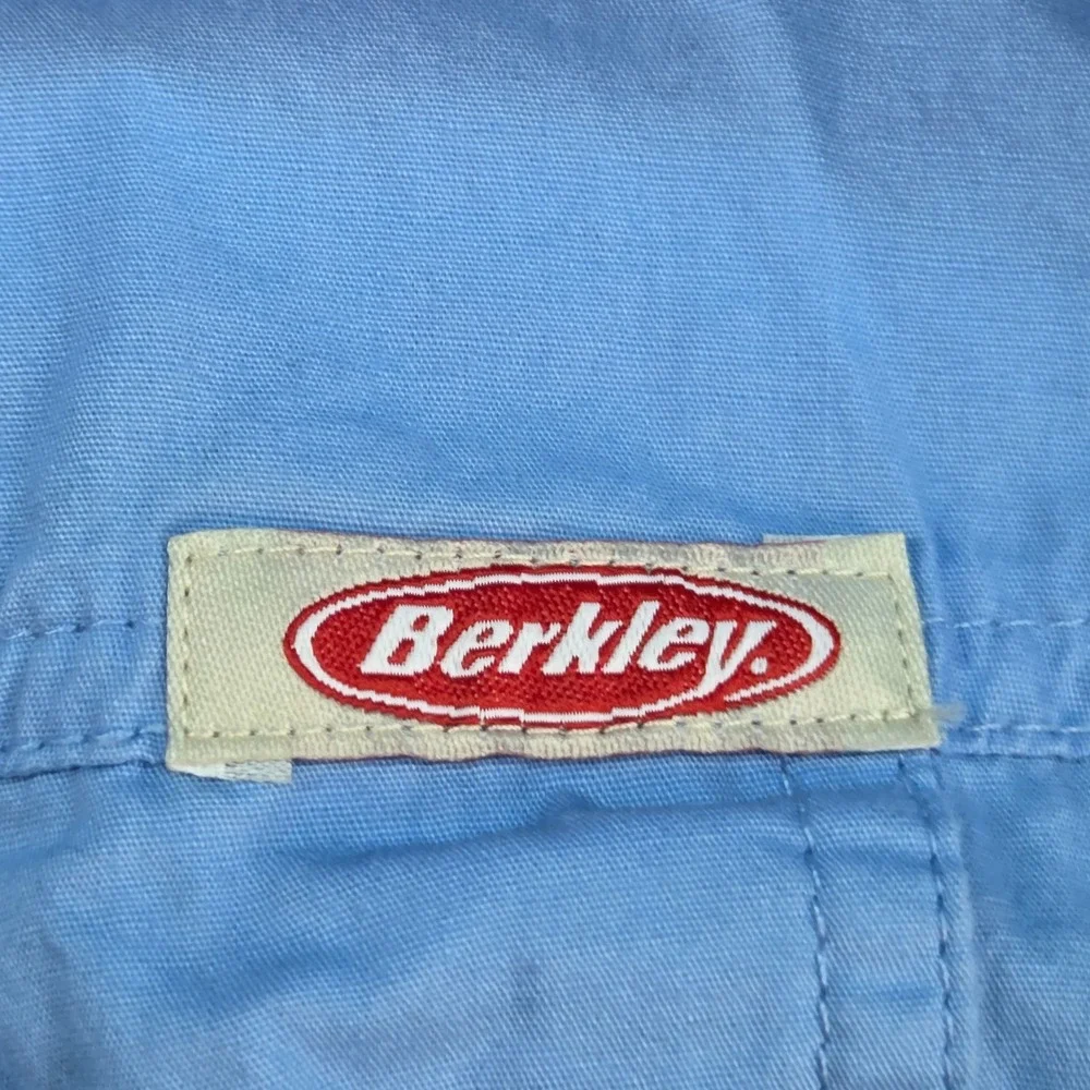 Berkley Fishing Shirt Mens XL SS Ventilated Mesh Back Utility Pockets Sky Blue